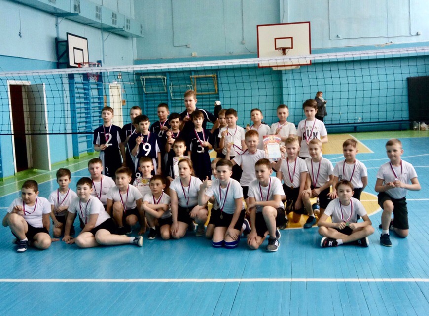 17 марта на базе СОШ №15 г. Соликамска прошел турнир по волейболу среди юношей: